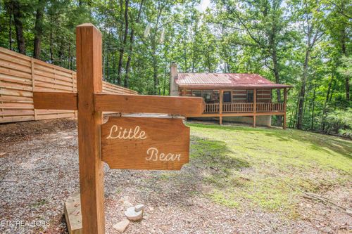1510 Dawn Ln, Sevierville, TN, 37876-7425 | Card Image