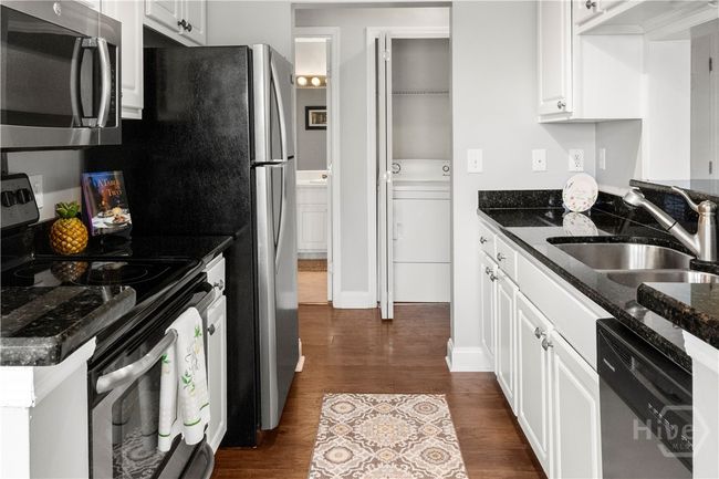 Stainless appliances | Image 17