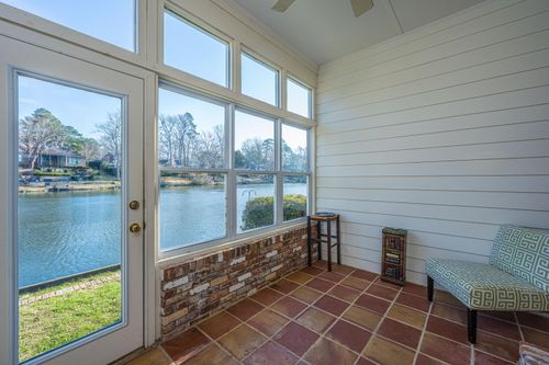 205 Woodlake Dr, Summerville, SC, 29485-8347 | Card Image