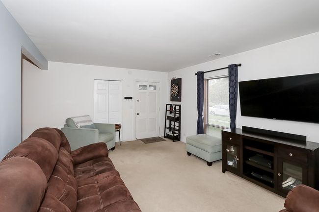 0 - 885 Wellington Ave, Home with 2 bedrooms, 2 bathrooms and null parking in Elk Grove Village IL | Image 6