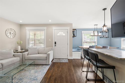 1609 Catalpa Dr, Berkley, MI, 48072-2056 | Card Image