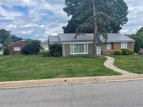 140 Rita Ave, Lower Burrell, PA, 15068-2952 | Card Image
