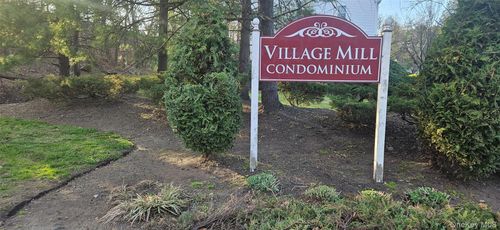 18 Village Ml, Haverstraw, NY, 10927-1062 | Card Image