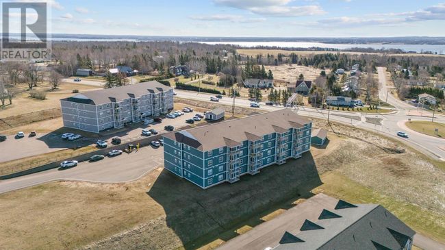 201 - 18 Gilbert Dr, Condo with 1 bedrooms, 1 bathrooms and null parking in East Royalty PE | Image 25