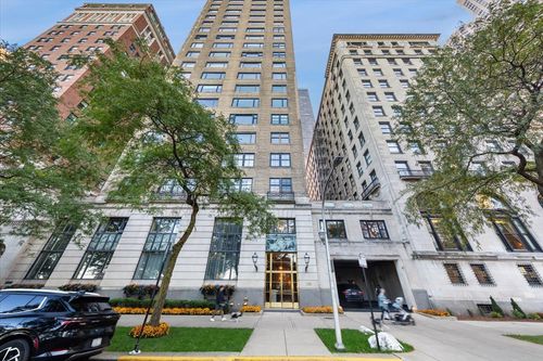 unit-19s-179 Lake Shore Dr, CHICAGO, IL, 60611-1846 | Card Image
