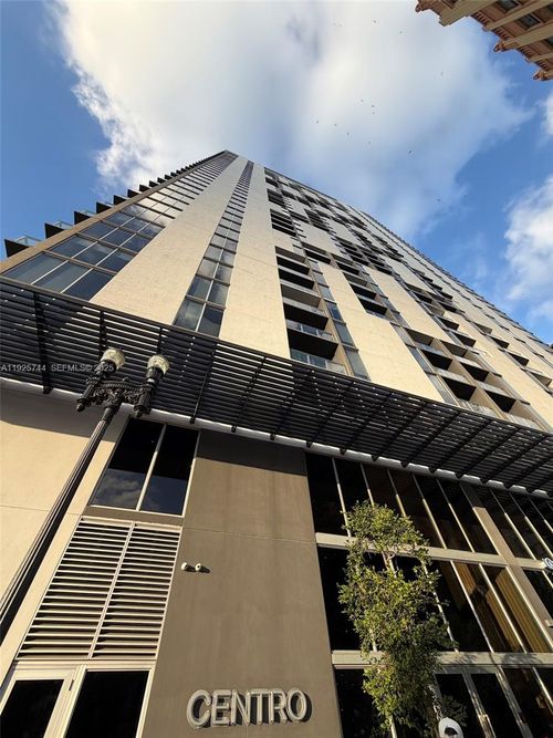 apt-1004-151 Se 1st St, Miami, FL, 33131-1433 | Card Image