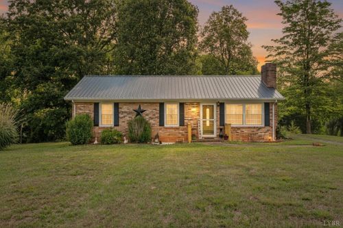 254 Arrowhead Dr, Madison Heights, VA, 24572-5932 | Card Image