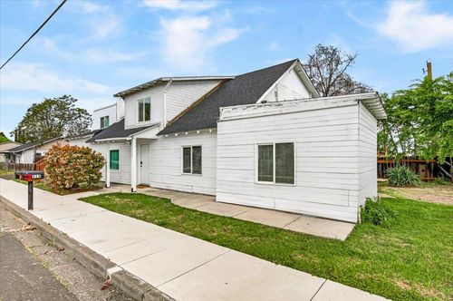515 Liberty St, Medford, OR, 97501-5769 | Card Image