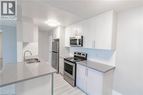 506-4422 Huron St, Niagara Falls, ON, L2E7C8 | Card Image