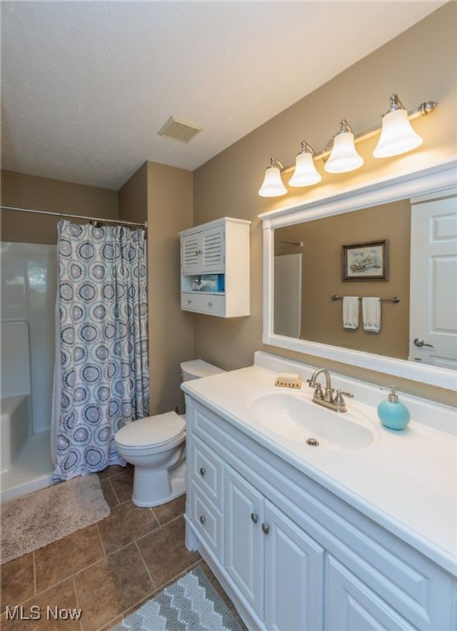 APT-225 - 23004 Chandlers Ln, Condo with 2 bedrooms, 2 bathrooms and null parking in Olmsted Falls OH | Image 33