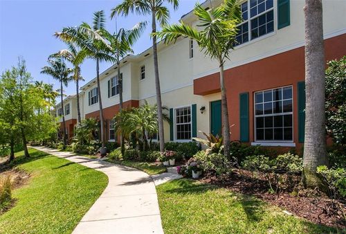 255 Sw 7th St, Pompano Beach, FL, 33060-8395 | Card Image