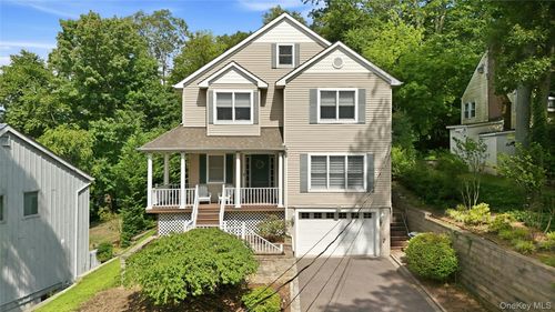 7 Cotswold Dr, Centerport, NY, 11721-1709 | Card Image