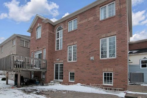 32 River Rock Cres, Brampton, ON, L7A2V2 | Card Image