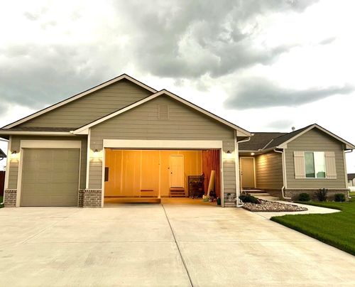 4560 N Atherton St, Maize, KS, 67101-9040 | Card Image