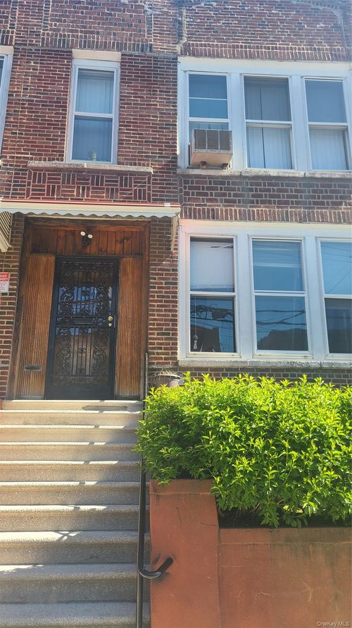 949 E 223rd St, Bronx, NY, 10466-4601 | Card Image