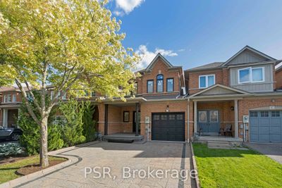 17 Ronan Cres, House attached with 3 bedrooms, 4 bathrooms and 5 parking in Woodbridge ON | Image 1