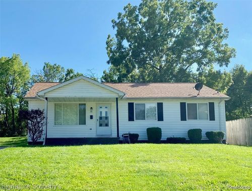 38 Adams St, Pontiac, MI, 48342-3400 | Card Image