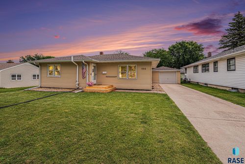 506 N Josephine Ave, Madison, SD, 57042-2131 | Card Image