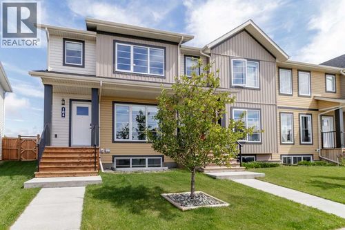 104 Memorial Pky, Red Deer County, AB, T4E3C5 | Card Image