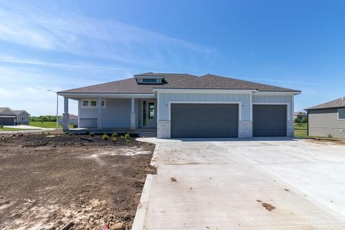 1811 Halls Creek Ave, Raymore, MO, 64083-8389 | Card Image