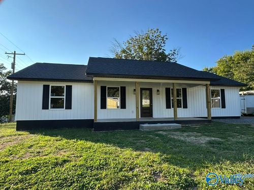 1400 Sanders Ave Ne, Fort Payne, AL, 35967-3216 | Card Image
