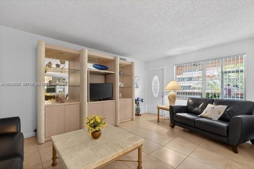 15b-180 Ne 12th Ave, Hallandale Beach, FL, 33009-4550 | Card Image