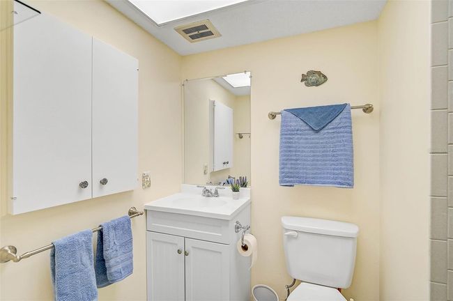 APT-115 - 708 Tamiami Trl S, Condo with 2 bedrooms, 2 bathrooms and null parking in VENICE FL | Image 17