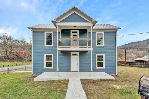 15 2nd St, Eagle Rock, VA, 24085-3767 | Card Image
