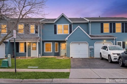 7 Farragut Sq, Freehold, NJ, 07728-3748 | Card Image