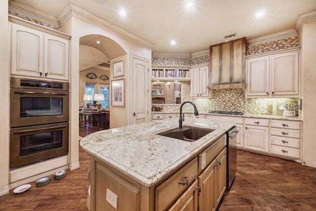 UNIT-29 - 2305 Barton Creek Blvd, Condo with 4 bedrooms, 4 bathrooms and 5 parking in Austin TX | Image 12