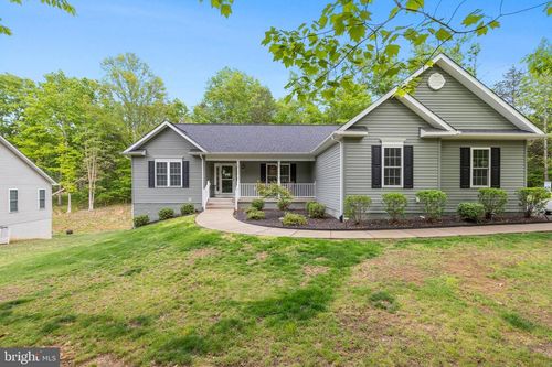 132 Pinehurst Dr, GORDONSVILLE, VA, 22942-7356 | Card Image