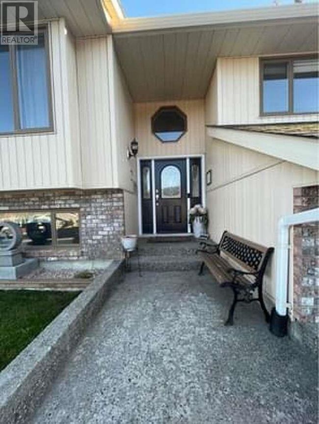 27 Preston Cres, House other with 4 bedrooms, 2 bathrooms and 4 parking in Enderby BC | Image 5