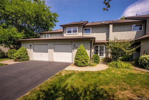 21 Pond Dr W, Rhinebeck, NY, 12572-1905 | Card Image
