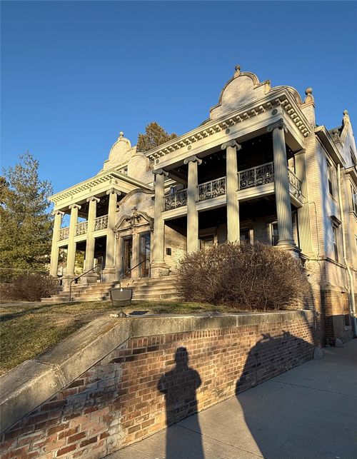 667-669 17th St, Des Moines, IA, 50314-1608 | Card Image