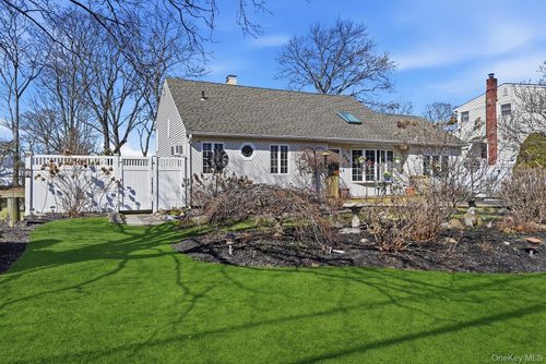 628 Peter Paul Drive, Islip, NY, 11795 | Card Image