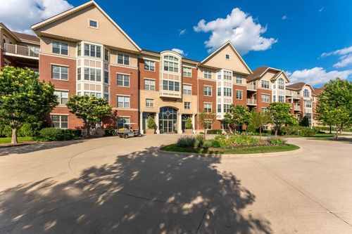 367-4120 S Lake Drive, Saint Francis, WI, 53235 | Card Image
