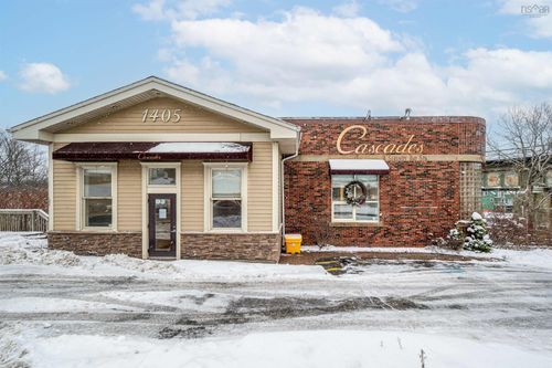 {{alt}} | Card Image