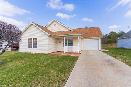 3786 Choice Ct, Youngstown, OH, 44505-4380 | Card Image