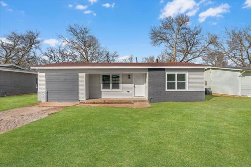 4509 Quails Ln, Fort Worth, TX, 76119-3737 | Card Image