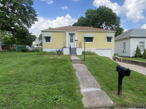 2212 Crook St, Falls City, NE, 68355-1551 | Card Image