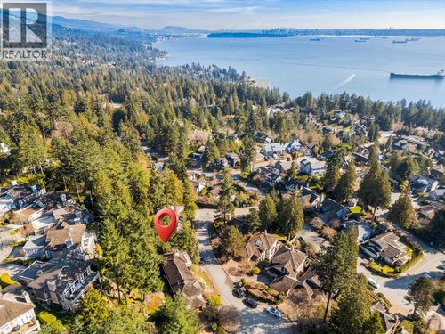 4815 Headland Close, West Vancouver, BC, V7W3C2 | Card Image