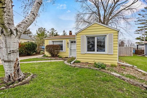 427 N Lark Street, OSHKOSH, WI, 54902 | Card Image