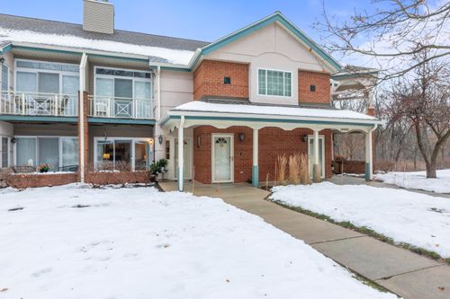 18950 Toldt Woods Dr, Brookfield, WI, 53045-6088 | Card Image