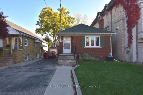 129 Felbrigg Ave, North York, ON, M5M2M6 | Card Image