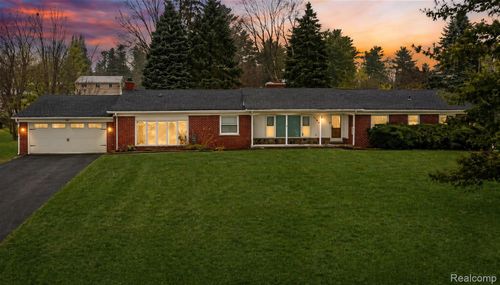 6380 Wellesley Ter, Clarkston, MI, 48346-2757 | Card Image