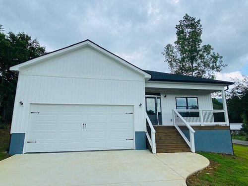 493 Bernice Dr, Trenton, GA, 30752-2690 | Card Image