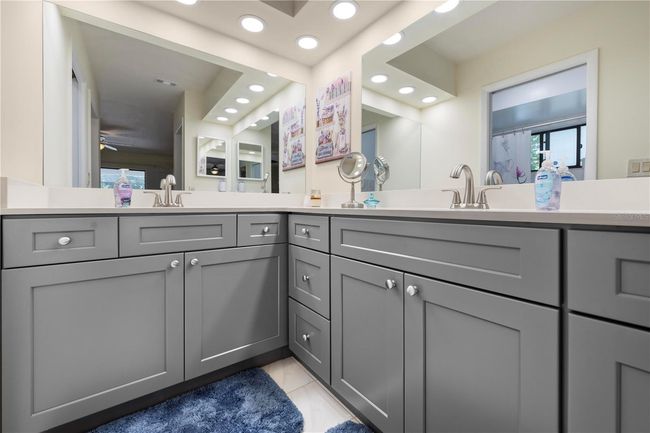 7660 Holiday Dr, House other with 4 bedrooms, 3 bathrooms and null parking in Spring Hill FL | Image 63