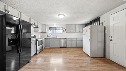 1082 N 61st Ave, West Richland, WA, 99353-9720 | Card Image