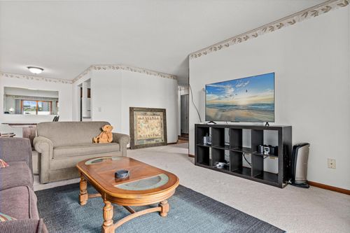 120ne-999 41st Ave Ne, Columbia Heights, MN, 55421-3104 | Card Image