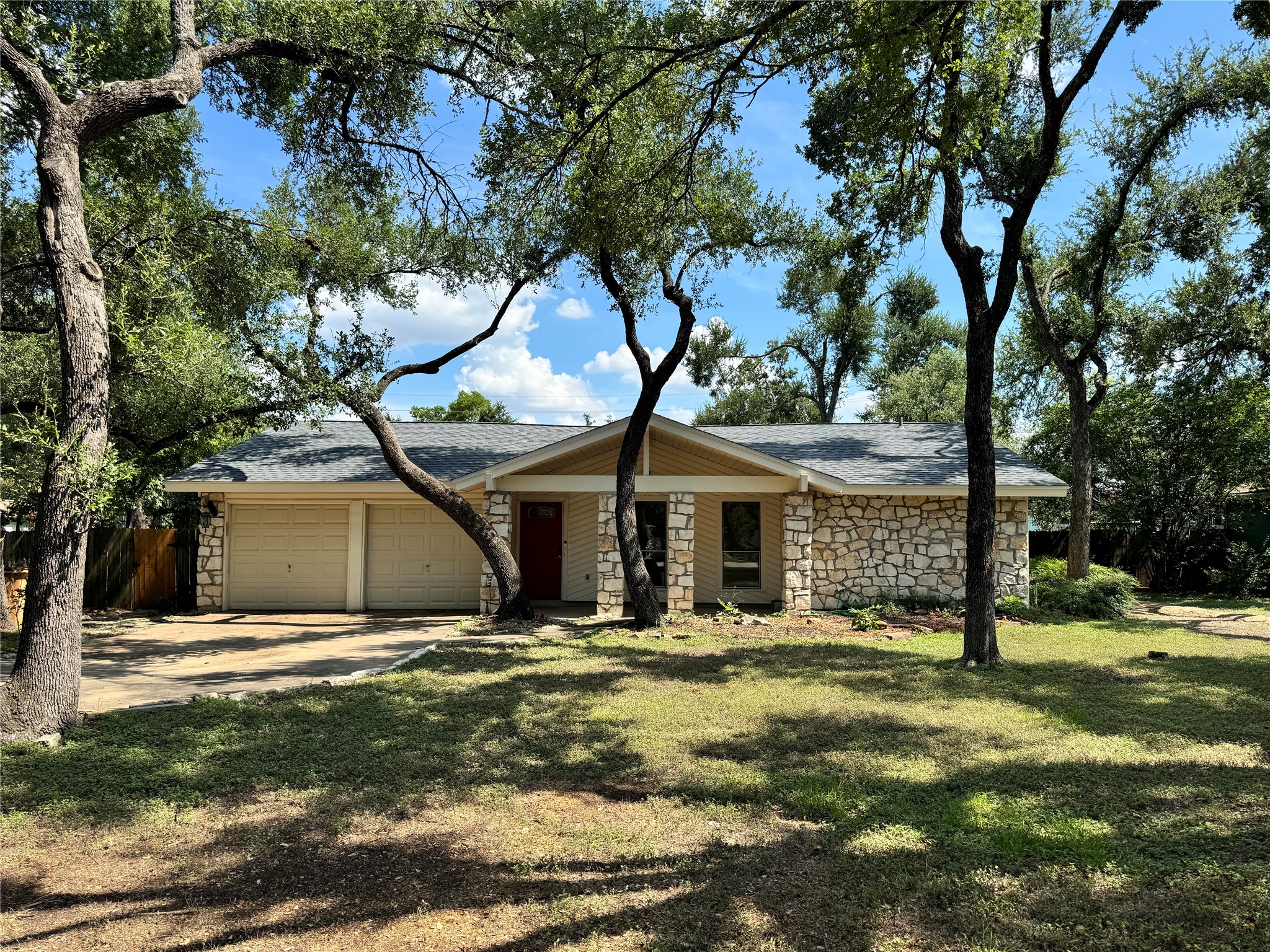 Slant Oak Dr, Austin, TX 78729